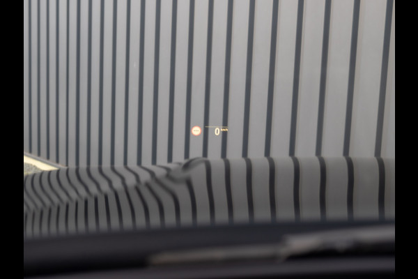 BMW 3-serie 320i High Executive | M-Sport | Laser | Stoelgeheugen | Trekhaak wegkl. | 19'' | Head Up | Camera | Keyless | Prijs Rijklaar!!