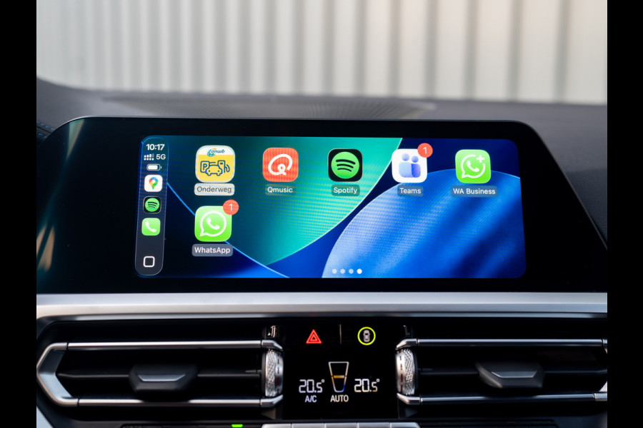 BMW 3-serie 320i High Executive | M-Sport | Laser | Stoelgeheugen | Trekhaak wegkl. | 19'' | Head Up | Camera | Keyless | Prijs Rijklaar!!