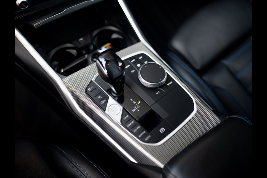 BMW 3-serie 320i High Executive | M-Sport | Laser | Stoelgeheugen | Trekhaak wegkl. | 19'' | Head Up | Camera | Keyless | Prijs Rijklaar!!