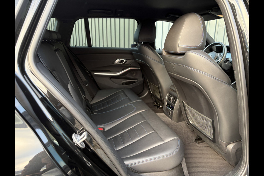 BMW 3-serie 320i High Executive | M-Sport | Laser | Stoelgeheugen | Trekhaak wegkl. | 19'' | Head Up | Camera | Keyless | Prijs Rijklaar!!