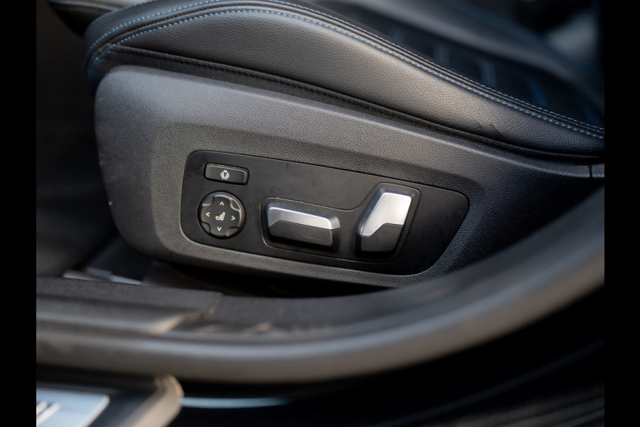 BMW 3-serie 320i High Executive | M-Sport | Laser | Stoelgeheugen | Trekhaak wegkl. | 19'' | Head Up | Camera | Keyless | Prijs Rijklaar!!