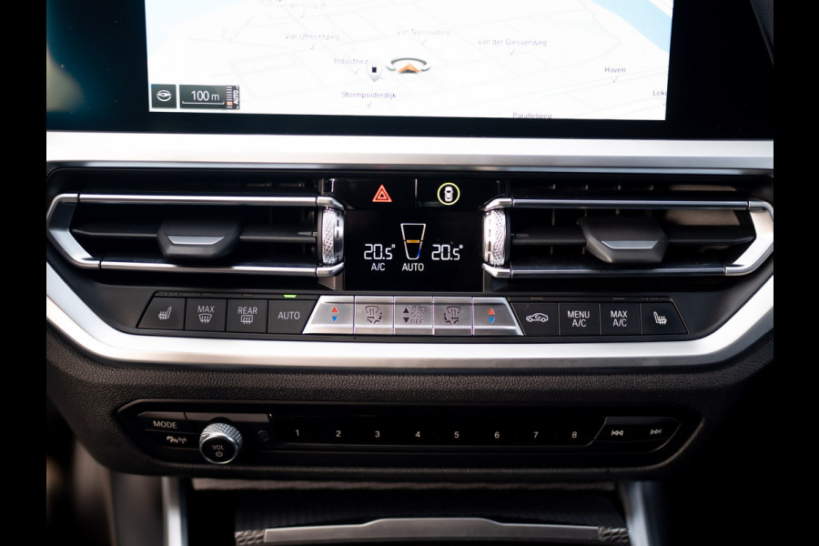 BMW 3-serie 320i High Executive | M-Sport | Laser | Stoelgeheugen | Trekhaak wegkl. | 19'' | Head Up | Camera | Keyless | Prijs Rijklaar!!