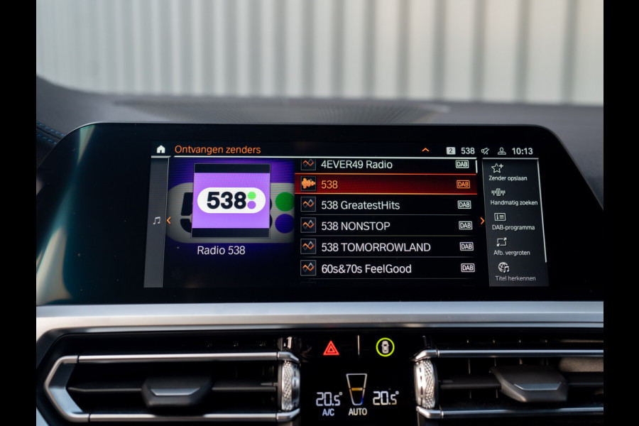 BMW 3-serie 320i High Executive | M-Sport | Laser | Stoelgeheugen | Trekhaak wegkl. | 19'' | Head Up | Camera | Keyless | Prijs Rijklaar!!