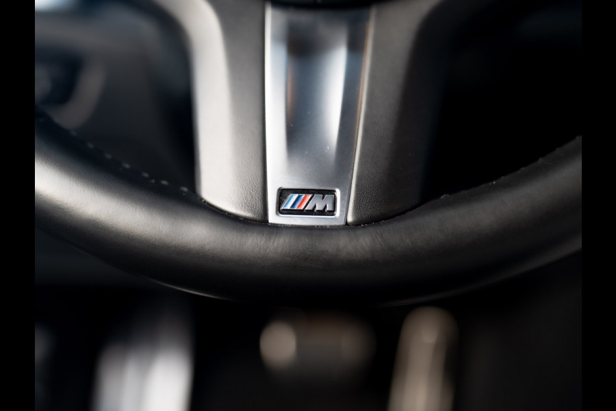 BMW 3-serie 320i High Executive | M-Sport | Laser | Stoelgeheugen | Trekhaak wegkl. | 19'' | Head Up | Camera | Keyless | Prijs Rijklaar!!