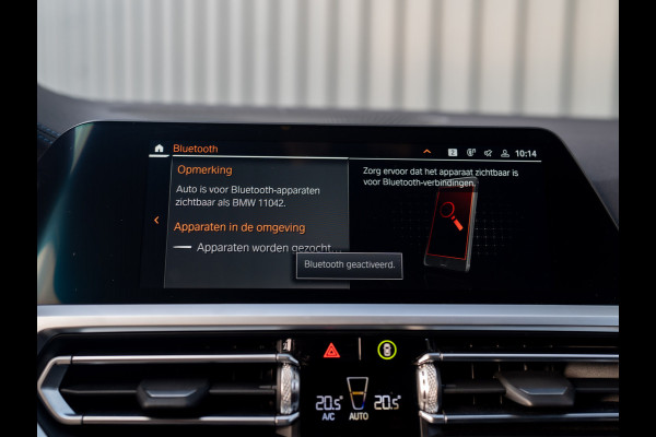 BMW 3-serie 320i High Executive | M-Sport | Laser | Stoelgeheugen | Trekhaak wegkl. | 19'' | Head Up | Camera | Keyless | Prijs Rijklaar!!