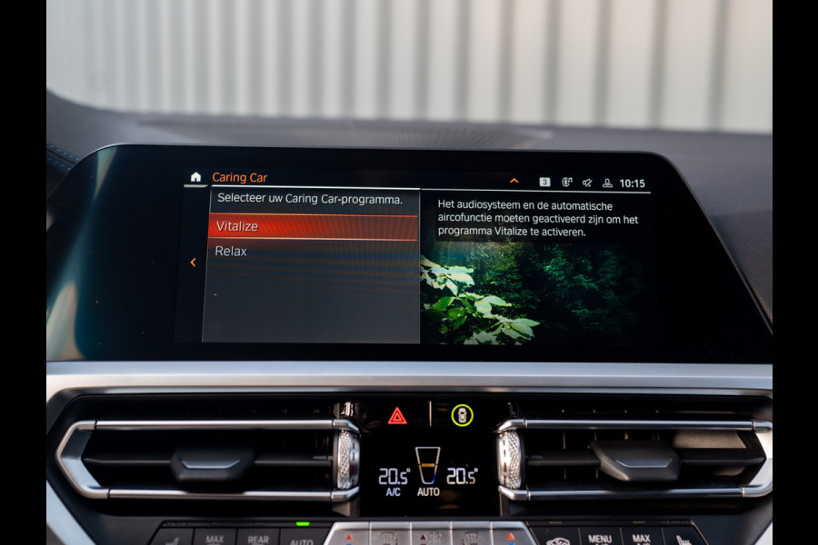 BMW 3-serie 320i High Executive | M-Sport | Laser | Stoelgeheugen | Trekhaak wegkl. | 19'' | Head Up | Camera | Keyless | Prijs Rijklaar!!