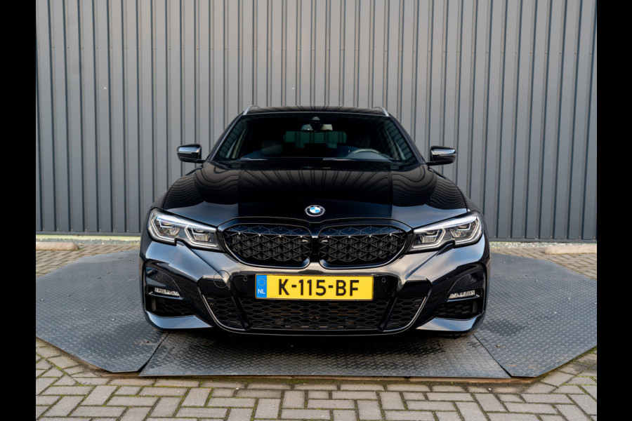 BMW 3-serie 320i High Executive | M-Sport | Laser | Stoelgeheugen | Trekhaak wegkl. | 19'' | Head Up | Camera | Keyless | Prijs Rijklaar!!