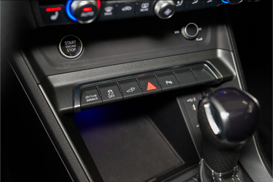 Audi Q3 Sportback 45 TFSI e S Edition 245PK | Pano | Sonos | Trekhaak | Sfeer | VOL! 12 MND Garantie