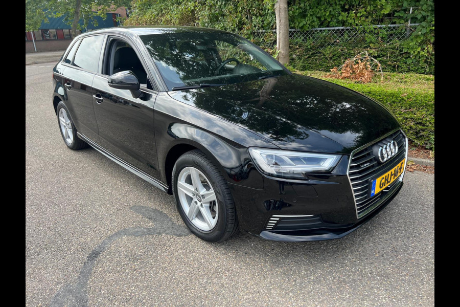 Audi A3 Sportback 40 TFSI e-tron S-tronic Plug in Hybrid Cruise control Navigatie Camera