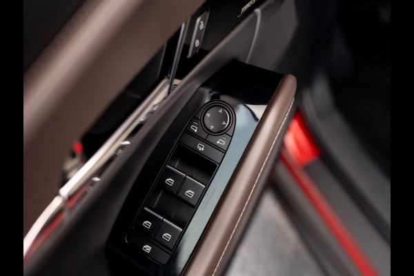 Mazda CX-30 2.0 e-SkyActiv-X M Hybrid Luxury | Leder | Stoelgeheugen | Bose | Head Up | Stoel & Stuur verw. | Prijs Rijklaar!!