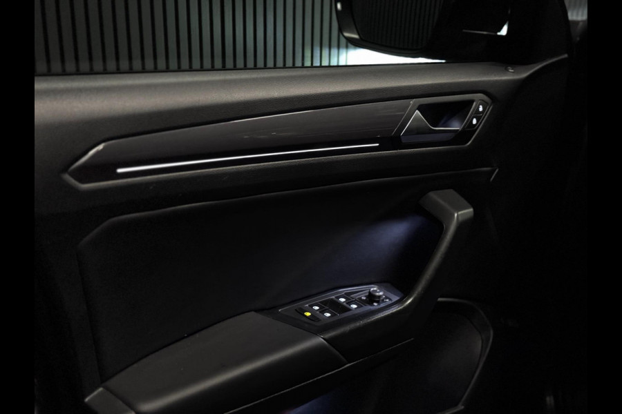 Volkswagen T-Roc 1.5 TSI 3X R-LINE | PANO | VIRTUAL | LED | LANE ASS. | VOL!