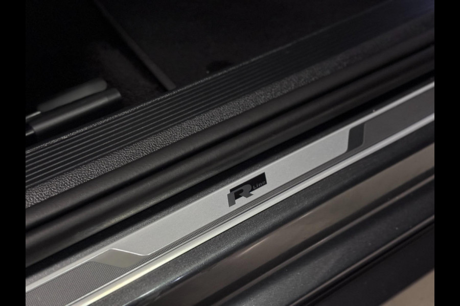 Volkswagen T-Roc 1.5 TSI 3X R-LINE | PANO | VIRTUAL | LED | LANE ASS. | VOL!