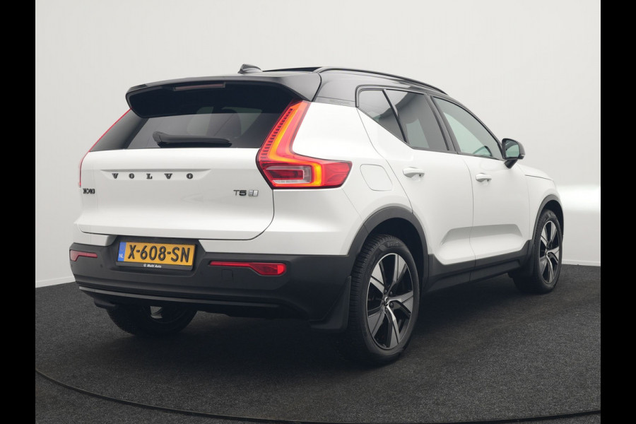 Volvo XC40 T5 Recharge R-Design Polestar Engineered Plug In Hybrid PHEV | Trekhaak Af Fabriek | Panodak | Camera | Harman / Kardon | Alcantara Sportstoelen & Stuur Verwarmd | Apple Carplay | 19"L.M | Navigatie | DAB |