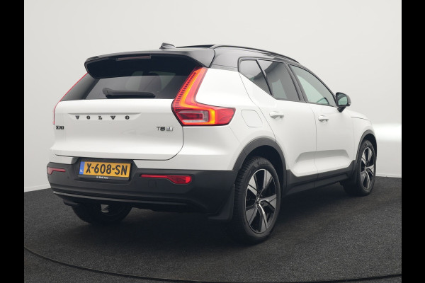 Volvo XC40 T5 Recharge R-Design Polestar Engineered Plug In Hybrid PHEV | Trekhaak Af Fabriek | Panodak | Camera | Harman / Kardon | Alcantara Sportstoelen & Stuur Verwarmd | Apple Carplay | 19"L.M | Navigatie | DAB |