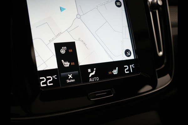 Volvo XC40 T5 Recharge R-Design Polestar Engineered Plug In Hybrid PHEV | Trekhaak Af Fabriek | Panodak | Camera | Harman / Kardon | Alcantara Sportstoelen & Stuur Verwarmd | Apple Carplay | 19"L.M | Navigatie | DAB |