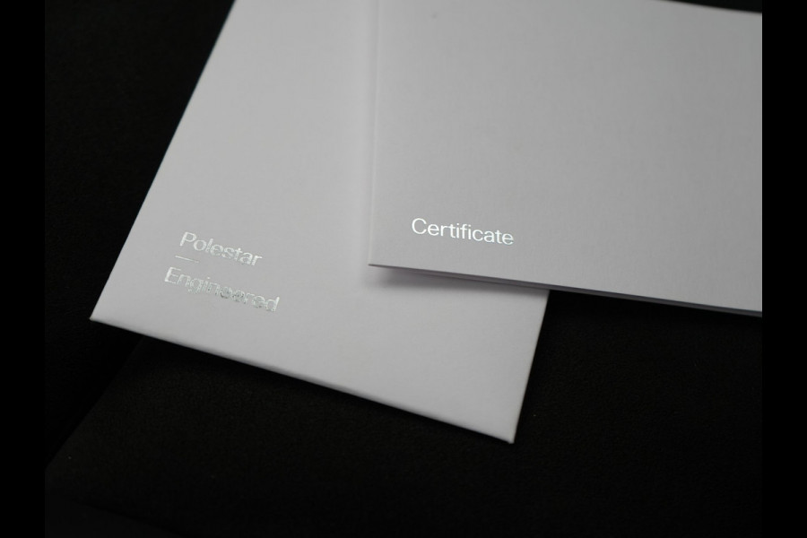 Volvo XC40 T5 Recharge R-Design Polestar Engineered Plug In Hybrid PHEV | Trekhaak Af Fabriek | Panodak | Camera | Harman / Kardon | Alcantara Sportstoelen & Stuur Verwarmd | Apple Carplay | 19"L.M | Navigatie | DAB |