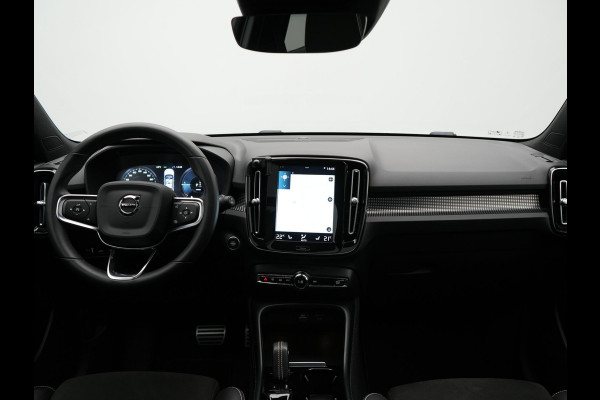 Volvo XC40 T5 Recharge R-Design Polestar Engineered Plug In Hybrid PHEV | Trekhaak Af Fabriek | Panodak | Camera | Harman / Kardon | Alcantara Sportstoelen & Stuur Verwarmd | Apple Carplay | 19"L.M | Navigatie | DAB |