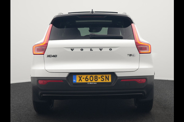 Volvo XC40 T5 Recharge R-Design Polestar Engineered Plug In Hybrid PHEV | Trekhaak Af Fabriek | Panodak | Camera | Harman / Kardon | Alcantara Sportstoelen & Stuur Verwarmd | Apple Carplay | 19"L.M | Navigatie | DAB |