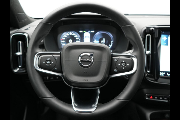 Volvo XC40 T5 Recharge R-Design Polestar Engineered Plug In Hybrid PHEV | Trekhaak Af Fabriek | Panodak | Camera | Harman / Kardon | Alcantara Sportstoelen & Stuur Verwarmd | Apple Carplay | 19"L.M | Navigatie | DAB |