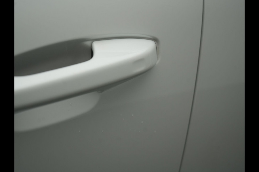 Volvo XC40 T5 Recharge R-Design Polestar Engineered Plug In Hybrid PHEV | Trekhaak Af Fabriek | Panodak | Camera | Harman / Kardon | Alcantara Sportstoelen & Stuur Verwarmd | Apple Carplay | 19"L.M | Navigatie | DAB |