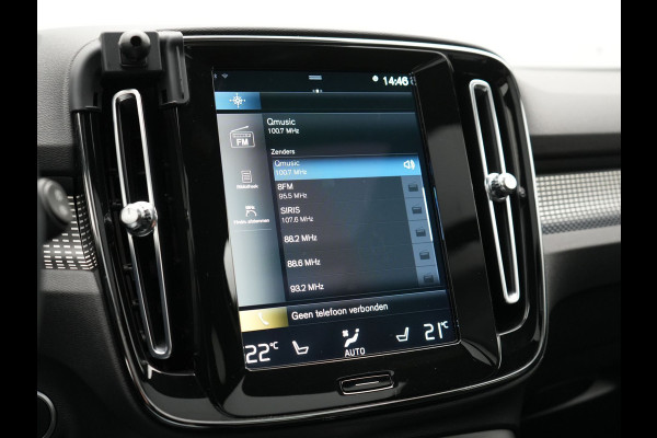 Volvo XC40 T5 Recharge R-Design Polestar Engineered Plug In Hybrid PHEV | Trekhaak Af Fabriek | Panodak | Camera | Harman / Kardon | Alcantara Sportstoelen & Stuur Verwarmd | Apple Carplay | 19"L.M | Navigatie | DAB |