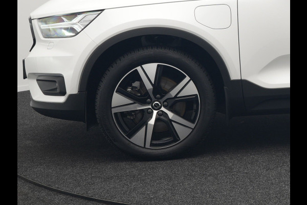 Volvo XC40 T5 Recharge R-Design Polestar Engineered Plug In Hybrid PHEV | Trekhaak Af Fabriek | Panodak | Camera | Harman / Kardon | Alcantara Sportstoelen & Stuur Verwarmd | Apple Carplay | 19"L.M | Navigatie | DAB |