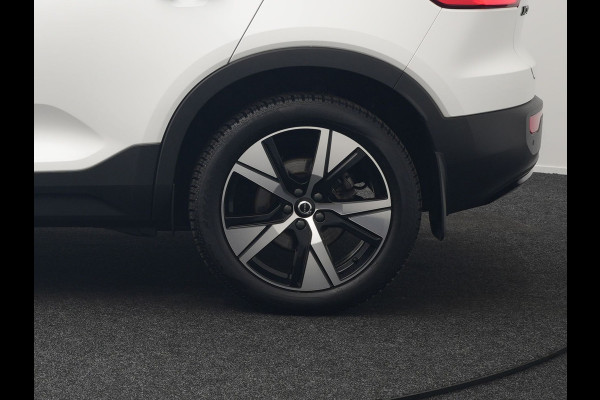 Volvo XC40 T5 Recharge R-Design Polestar Engineered Plug In Hybrid PHEV | Trekhaak Af Fabriek | Panodak | Camera | Harman / Kardon | Alcantara Sportstoelen & Stuur Verwarmd | Apple Carplay | 19"L.M | Navigatie | DAB |