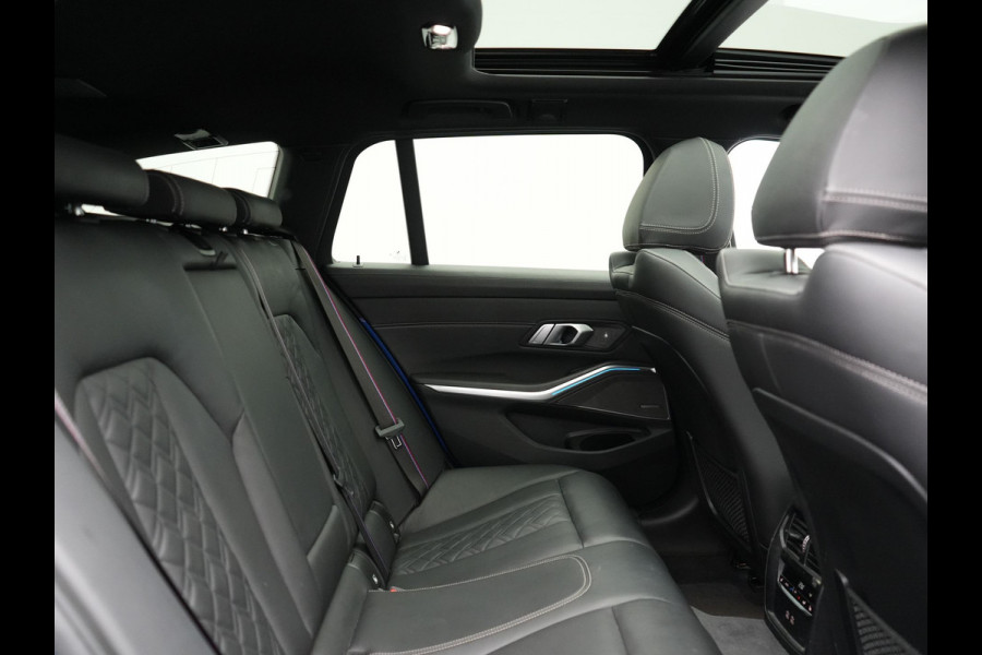 BMW 3 Serie Touring 330e M Sport Plug In Hybrid 293pk Dealer O.H. PHEV | Panodak | Head Up | 360 Camera | Adaptive Cruise | Harman & Kardon | Nappa Lederen Sportstoelen Memory & Verwarmd | Adaptief Onderstel | Laser LED | Apple Carplay | Sfeerverlichting |