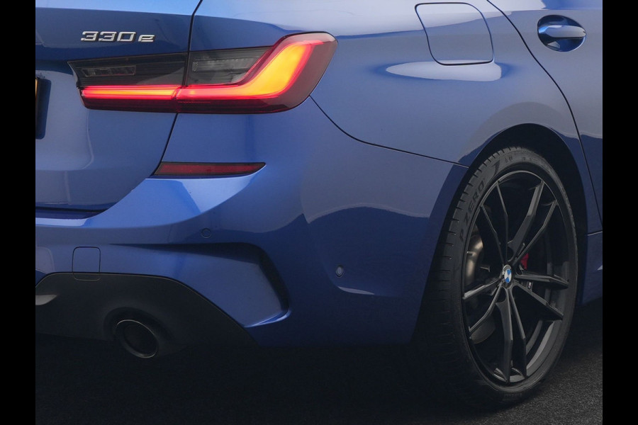 BMW 3 Serie Touring 330e M Sport Plug In Hybrid 293pk Dealer O.H. PHEV | Panodak | Head Up | 360 Camera | Adaptive Cruise | Harman & Kardon | Nappa Lederen Sportstoelen Memory & Verwarmd | Adaptief Onderstel | Laser LED | Apple Carplay | Sfeerverlichting |