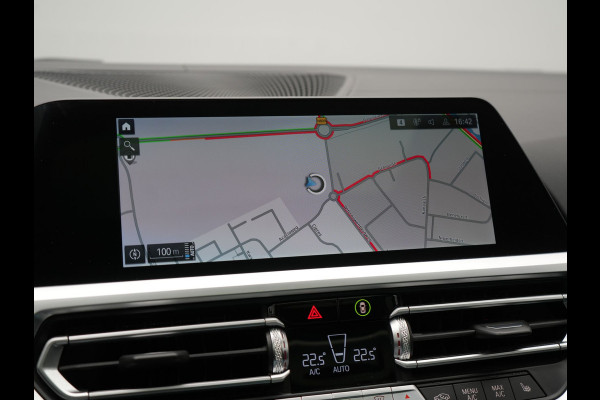 BMW 3 Serie Touring 330e M Sport Plug In Hybrid 293pk Dealer O.H. PHEV | Panodak | Head Up | 360 Camera | Adaptive Cruise | Harman & Kardon | Nappa Lederen Sportstoelen Memory & Verwarmd | Adaptief Onderstel | Laser LED | Apple Carplay | Sfeerverlichting |