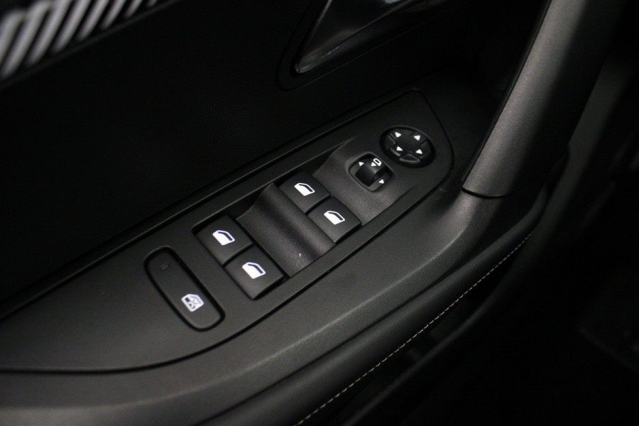 Peugeot 2008 1.2 PureTech 130 Allure |Stoelverw.|Camera|Navi|