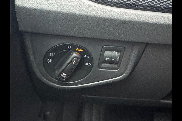 Volkswagen Taigo 1.0 TSI Life * Navigatie * Parkeersensoren * Adaptieve Cruise Control *