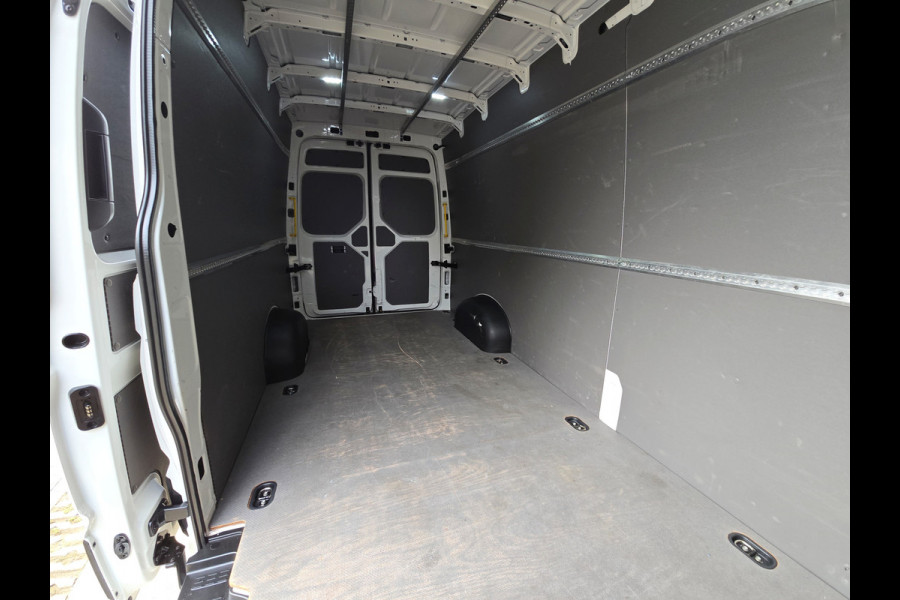 Volkswagen Crafter 35 2.0 TDI L4 H3 - MAN TGE - - 140 Pk - Euro 6 - Airco - Cruise Control