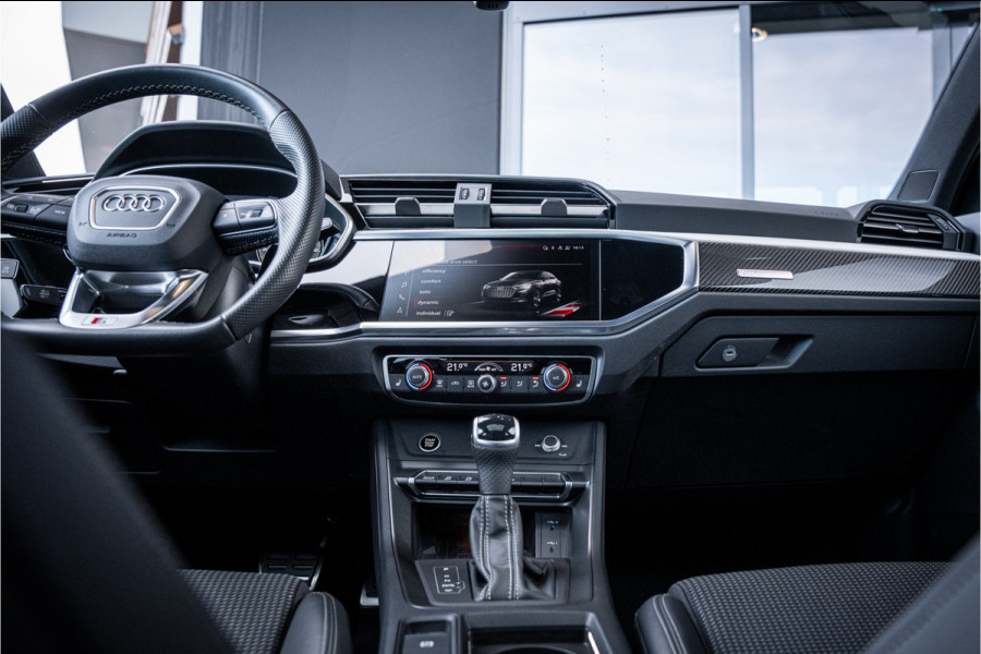 Audi Q3 Sportback 35 TFSI S Edition Competition - Panorama | Sonos | Carbon | Elek. Trekhaak | 360 Camera