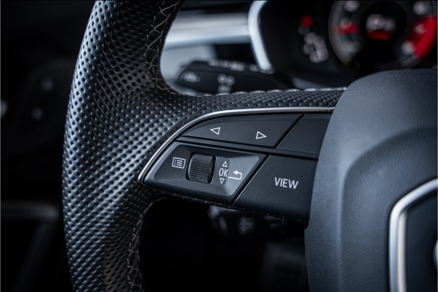 Audi Q3 Sportback 35 TFSI S Edition Competition - Panorama | Sonos | Carbon | Elek. Trekhaak | 360 Camera