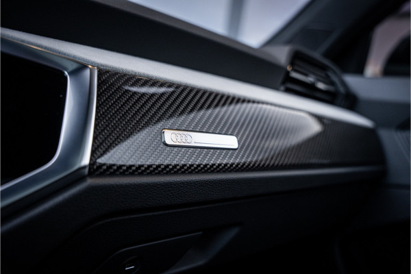 Audi Q3 Sportback 35 TFSI S Edition Competition - Panorama | Sonos | Carbon | Elek. Trekhaak | 360 Camera