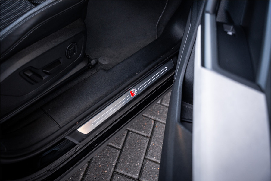 Audi Q3 Sportback 35 TFSI S Edition Competition - Panorama | Sonos | Carbon | Elek. Trekhaak | 360 Camera