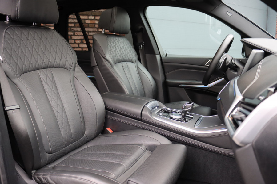 BMW X5 xDrive45e M-Sport High Executive | Luchtvering | Massage | Sky Lounge | Stoelventilatie | Memory | Soft-Close | Surround Camera | Harman/Kardon | Achterbank Verwarmd |