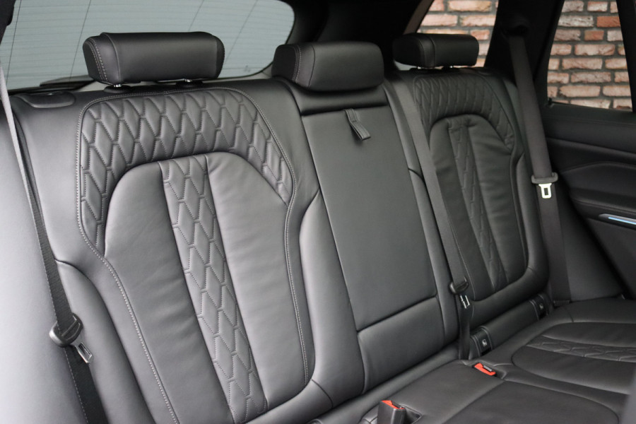 BMW X5 xDrive45e M-Sport High Executive | Luchtvering | Massage | Sky Lounge | Stoelventilatie | Memory | Soft-Close | Surround Camera | Harman/Kardon | Achterbank Verwarmd |