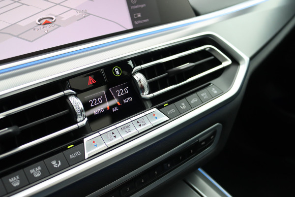 BMW X5 xDrive45e M-Sport High Executive | Luchtvering | Massage | Sky Lounge | Stoelventilatie | Memory | Soft-Close | Surround Camera | Harman/Kardon | Achterbank Verwarmd |