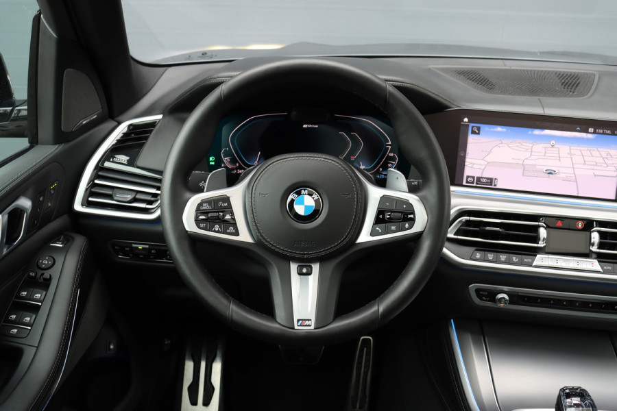 BMW X5 xDrive45e M-Sport High Executive | Luchtvering | Massage | Sky Lounge | Stoelventilatie | Memory | Soft-Close | Surround Camera | Harman/Kardon | Achterbank Verwarmd |