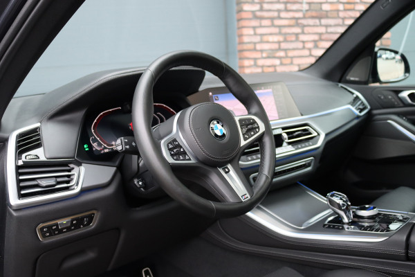 BMW X5 xDrive45e M-Sport High Executive | Luchtvering | Massage | Sky Lounge | Stoelventilatie | Memory | Soft-Close | Surround Camera | Harman/Kardon | Achterbank Verwarmd |