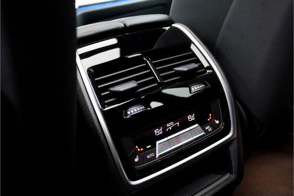 BMW X5 xDrive45e M-Sport High Executive | Luchtvering | Massage | Sky Lounge | Stoelventilatie | Memory | Soft-Close | Surround Camera | Harman/Kardon | Achterbank Verwarmd |