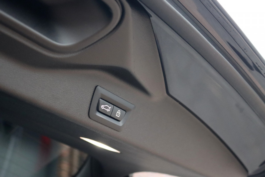 BMW X5 xDrive45e M-Sport High Executive | Luchtvering | Massage | Sky Lounge | Stoelventilatie | Memory | Soft-Close | Surround Camera | Harman/Kardon | Achterbank Verwarmd |