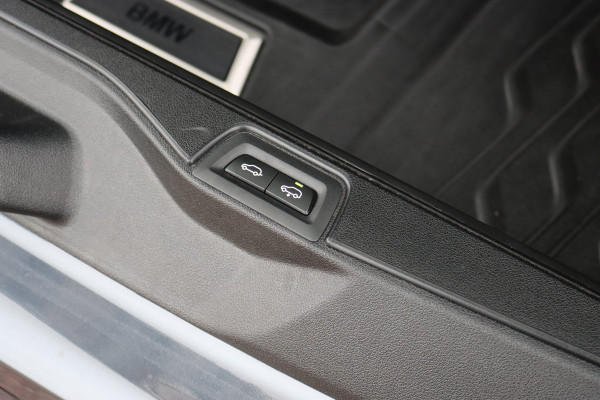 BMW X5 xDrive45e M-Sport High Executive | Luchtvering | Massage | Sky Lounge | Stoelventilatie | Memory | Soft-Close | Surround Camera | Harman/Kardon | Achterbank Verwarmd |