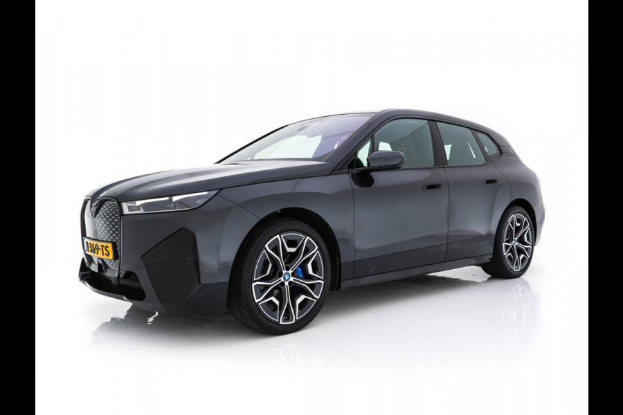 BMW iX xDrive40 High Executive 77 kWh (SOH-100%) AUT. *PANO | HEAD-UP | HARMAN/KARDON | SOFT-CLOSE | DAB+ | DIGI-COCKPIT | HEATED-COMFORTSEATS | FULL-LED | CARPLAY | ...