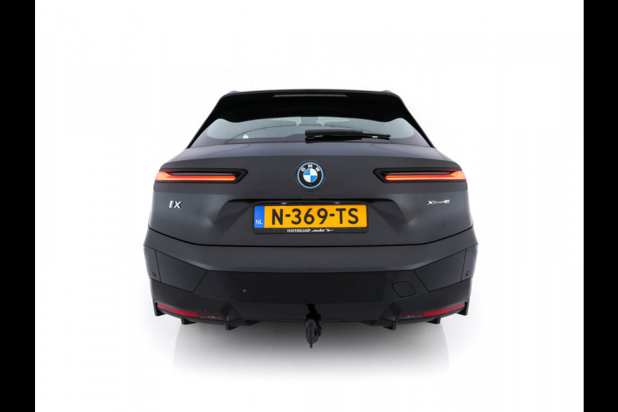 BMW iX xDrive40 High Executive 77 kWh (SOH-100%) AUT. *PANO | HEAD-UP | HARMAN/KARDON | SOFT-CLOSE | DAB+ | DIGI-COCKPIT | HEATED-COMFORTSEATS | FULL-LED | CARPLAY | ...