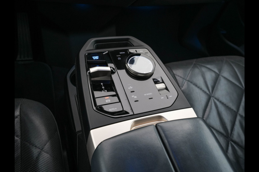 BMW iX xDrive40 High Executive 77 kWh (SOH-100%) AUT. *PANO | HEAD-UP | HARMAN/KARDON | SOFT-CLOSE | DAB+ | DIGI-COCKPIT | HEATED-COMFORTSEATS | FULL-LED | CARPLAY | ...