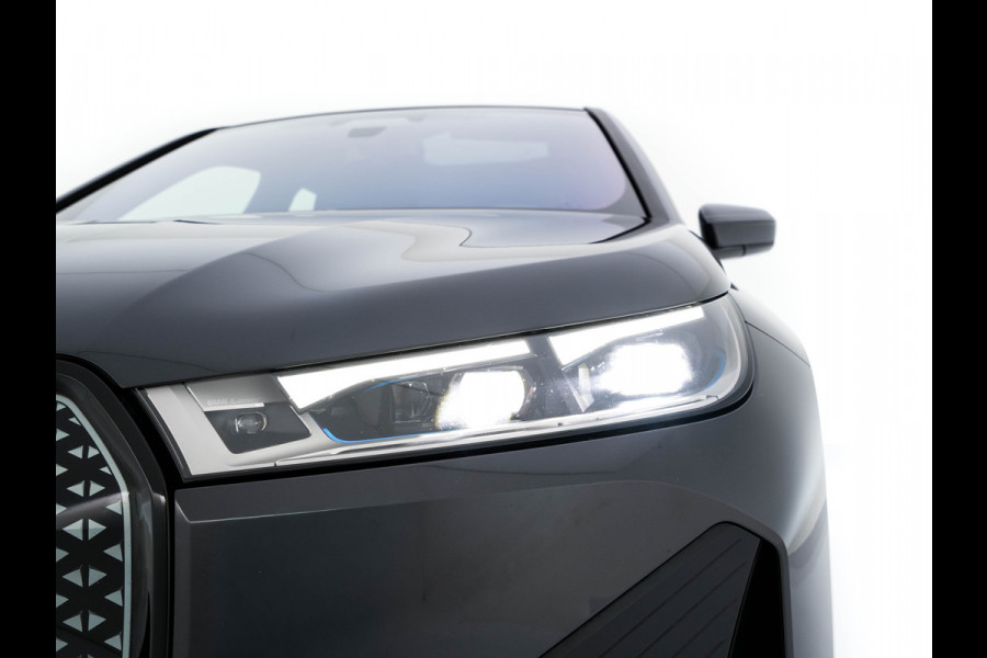 BMW iX xDrive40 High Executive 77 kWh (SOH-100%) AUT. *PANO | HEAD-UP | HARMAN/KARDON | SOFT-CLOSE | DAB+ | DIGI-COCKPIT | HEATED-COMFORTSEATS | FULL-LED | CARPLAY | ...