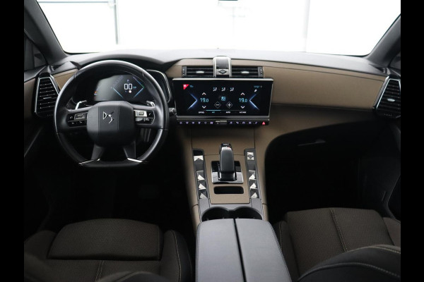 DS 7 Crossback E-Tense Be Chic | Camera | Bi-Xenon | Carplay | Navigatie | 19'' | Digital Cockpit | Climate control | Parkeerhulp | Cruise control | PHEV | Plug In